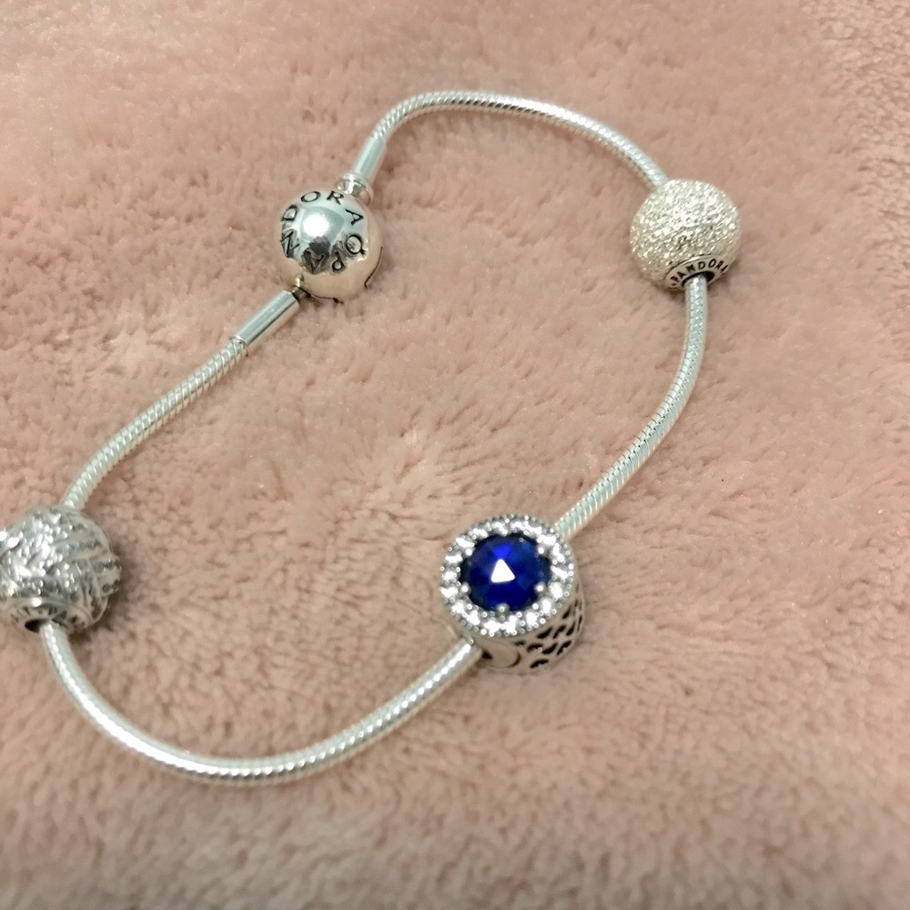 PANDORA Essence Bracelet - Picture 5 of 9